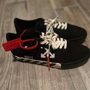 Off-White 2018 Vulc Low / Sz. 10.5